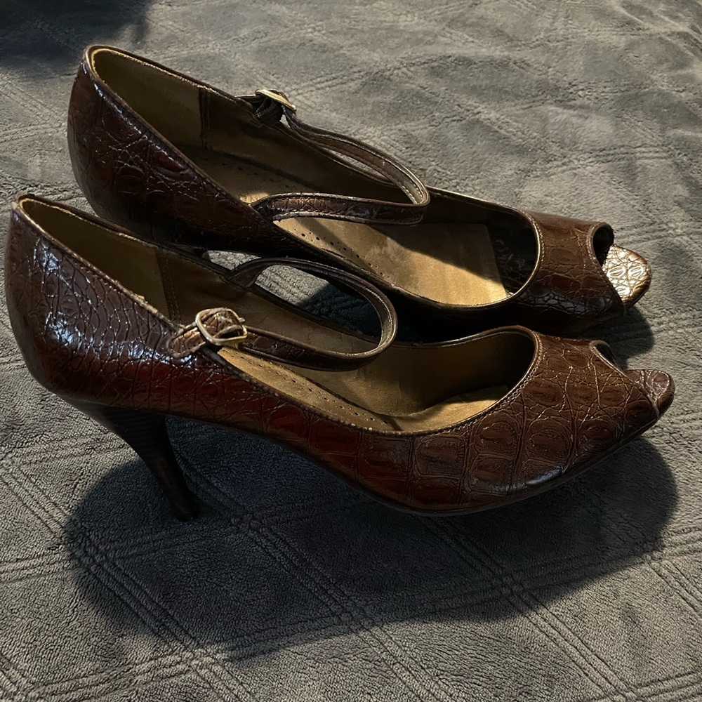 Copper heels, open toe